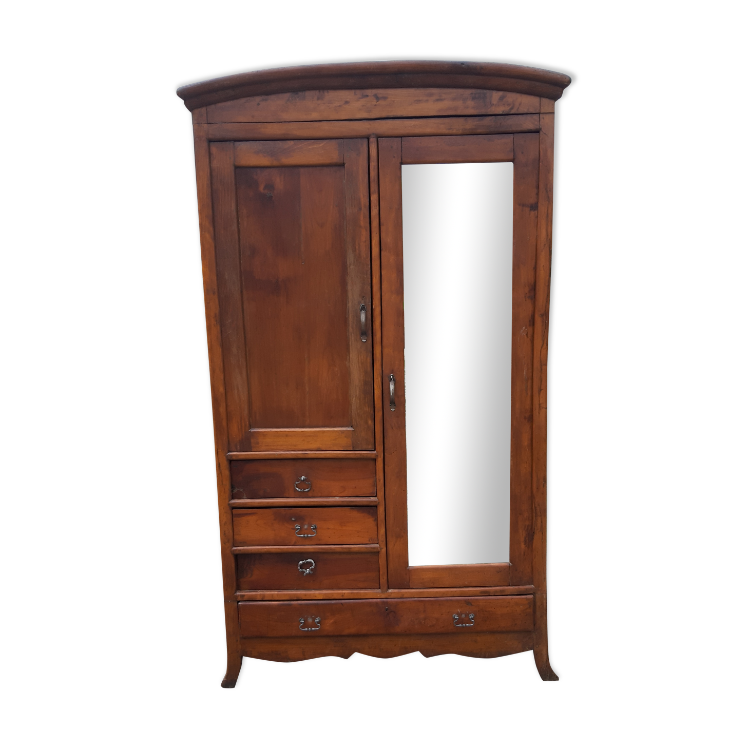 Béarnaise wardrobe in walnut 19th