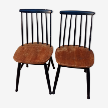 Pair chairs