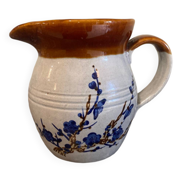 Carafe en grès décorée