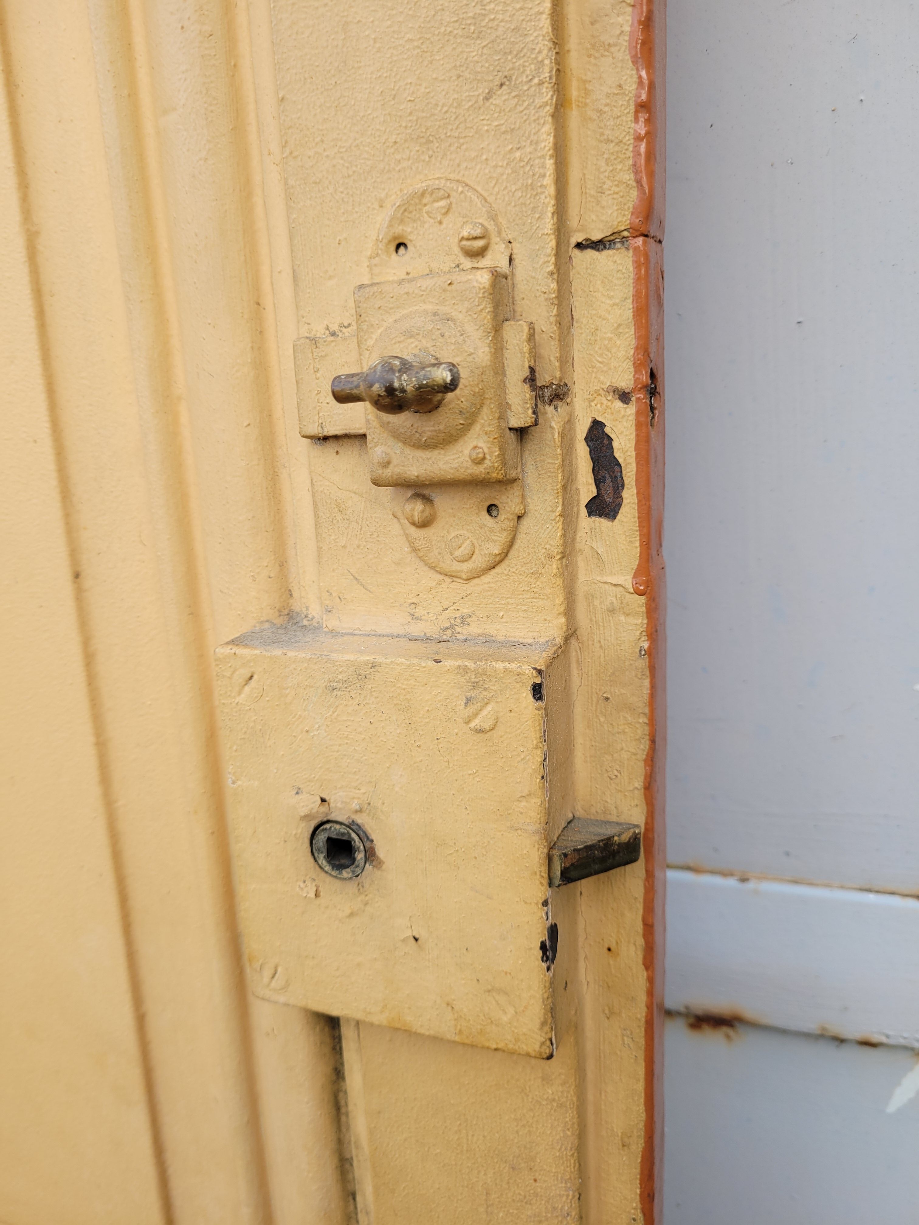 Communication door