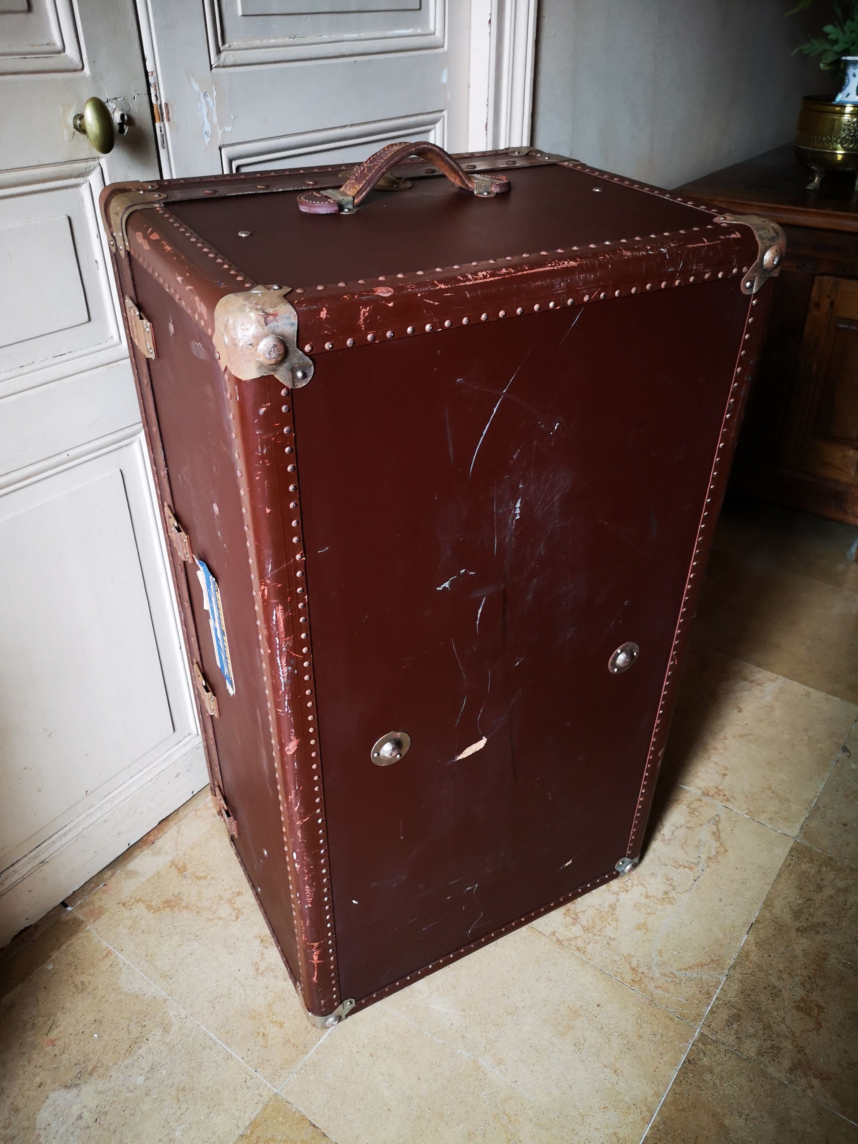 Large travel trunk 1900