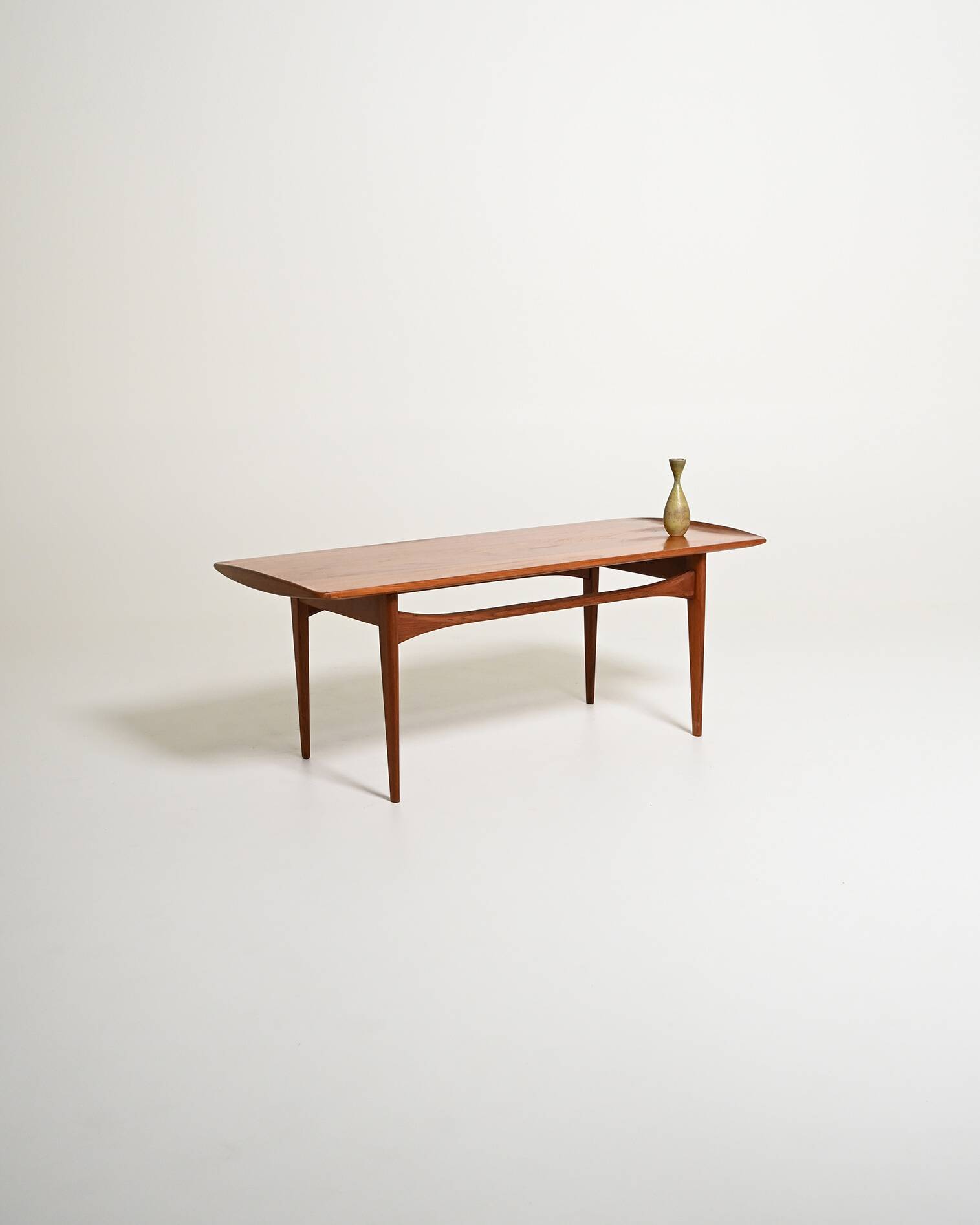 Tove & Edvard Kind-Larsen teak coffee table, Denmark, 1960s