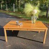 Rectangular coffee table in solid pine wood.