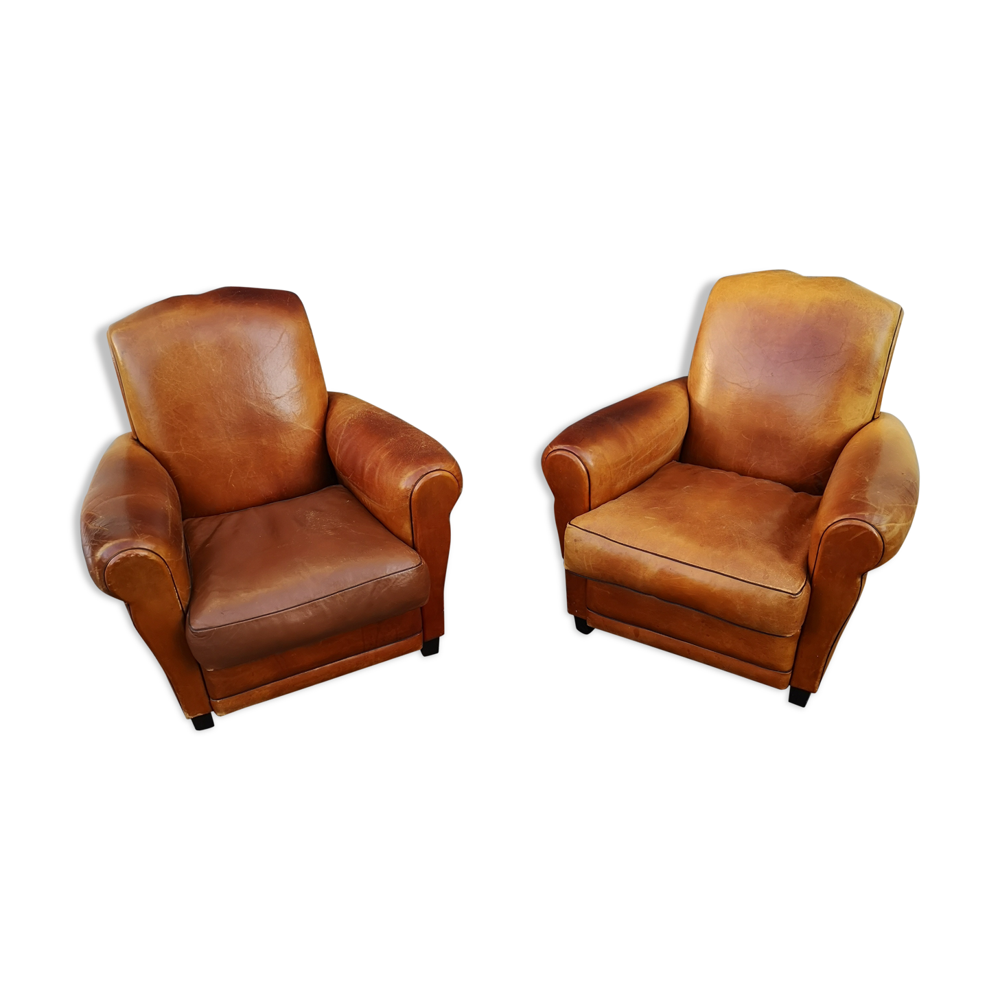 Pair of club chair in beautiful patina leather