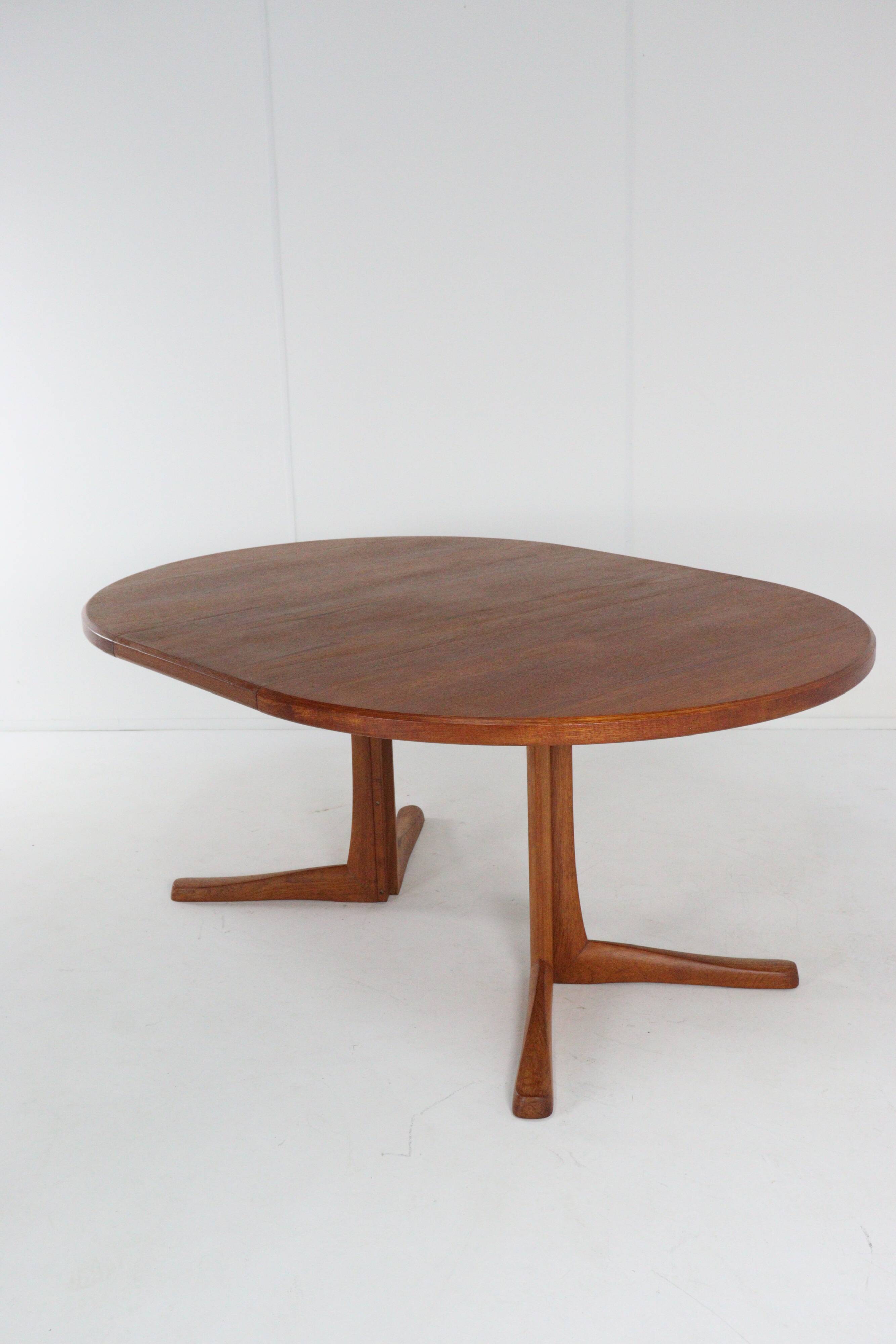 McIntosh round extendable dining table 2x 'Crieff' - mid-century modern style