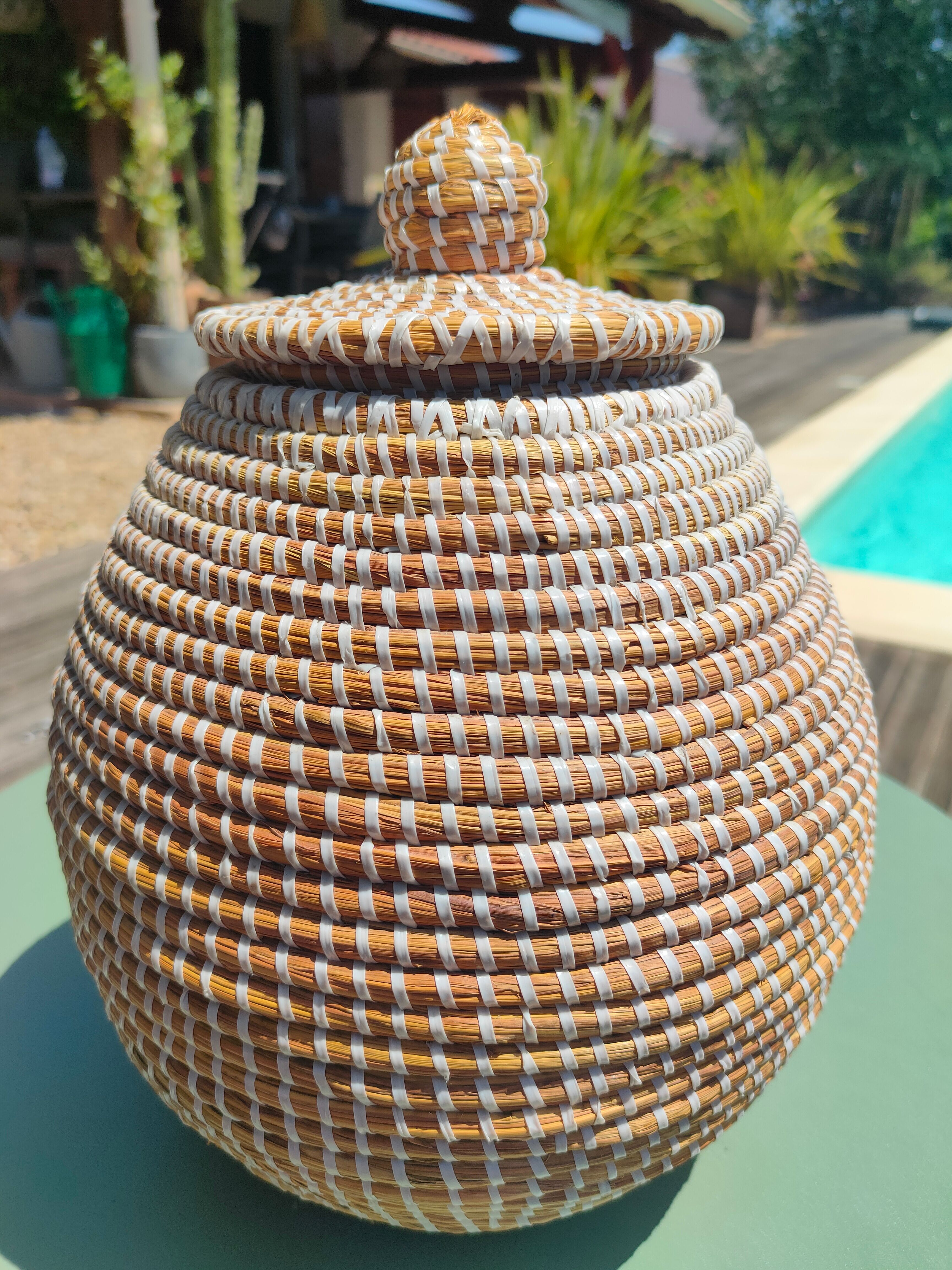Basket with lid