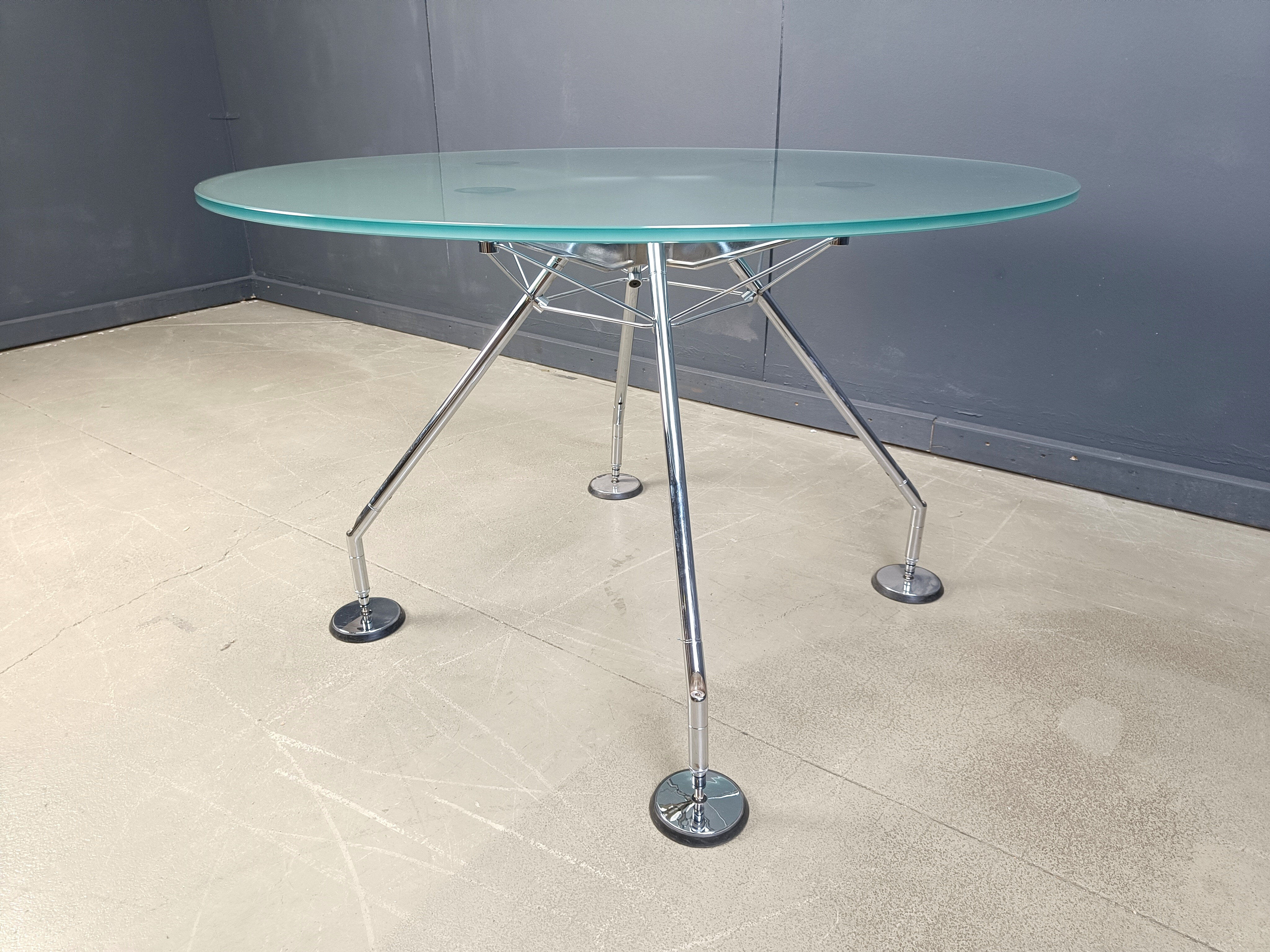 Nomos dining table by Norman Foster for Tecno, 1980s