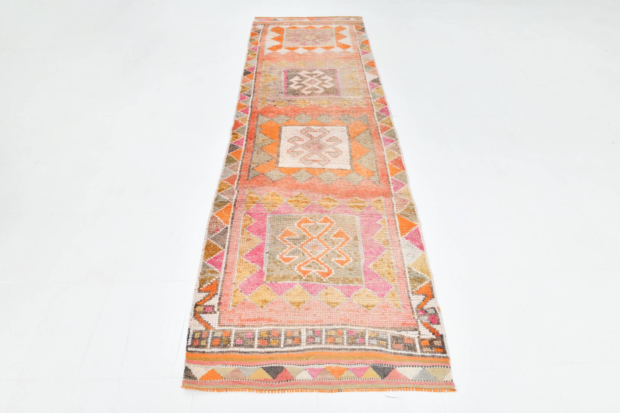 Tapis couloir kilim vintage , Orange, rose et beige boho pastel, 98x332 Cm
