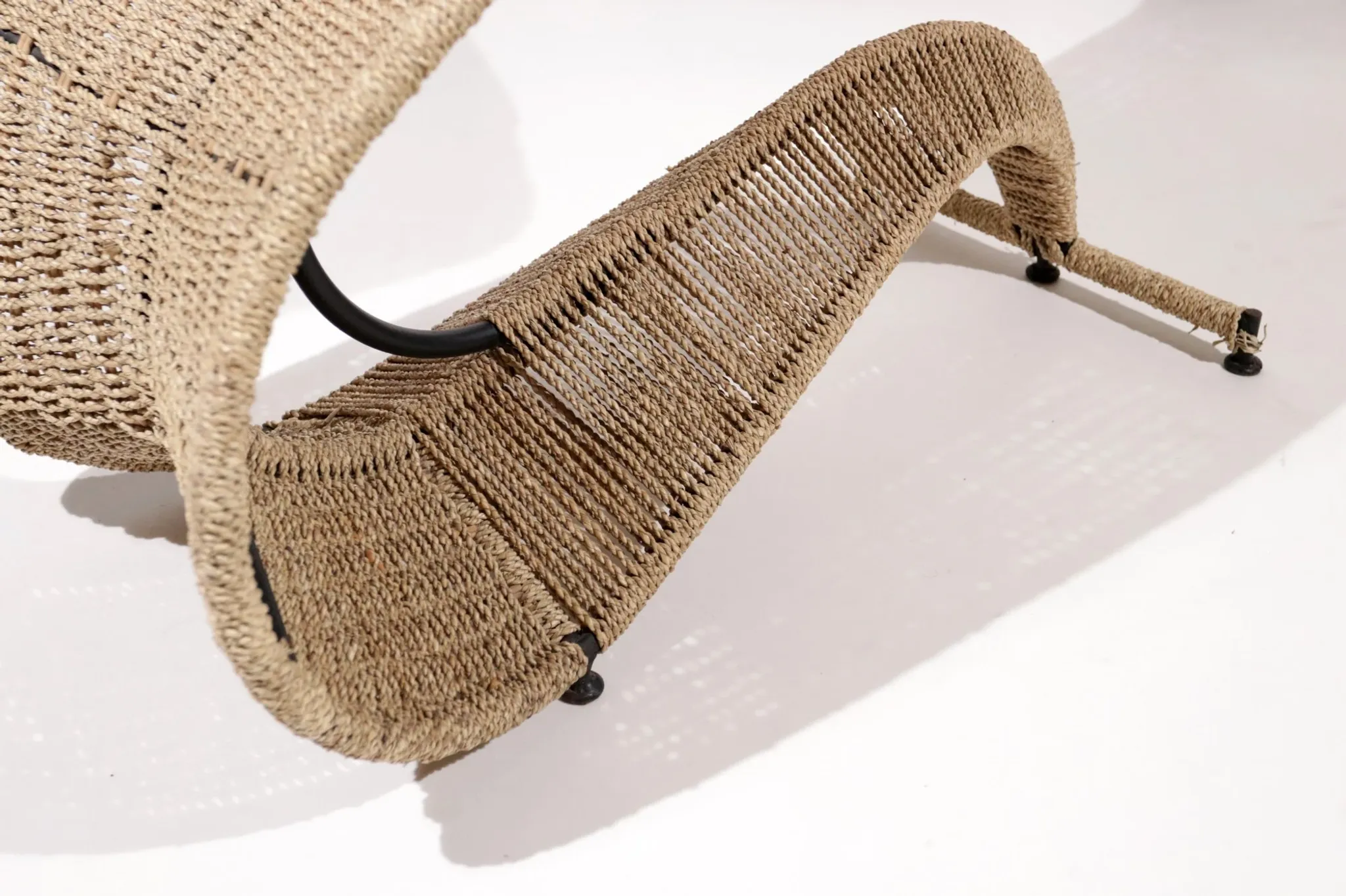 Tom Dixon Bolide rocking chaise in steel and woven seagrass – London, 1991