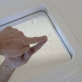 Miroir mural en plastique blanc style Space Age vintage Mid-Century Modern (MCM), Yougoslavie, années 1970