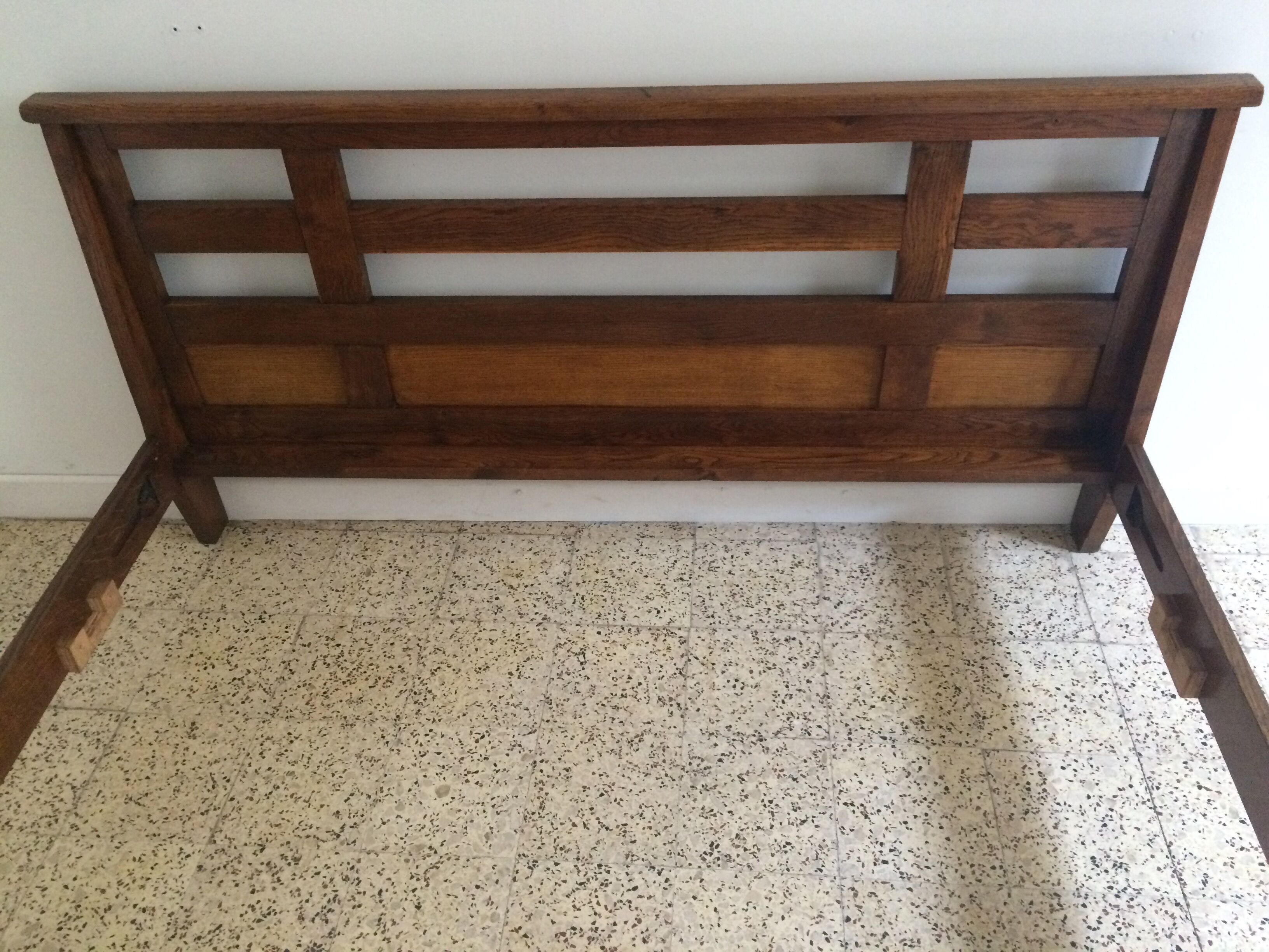 Oak bed by René Gabriel period Reconstruction