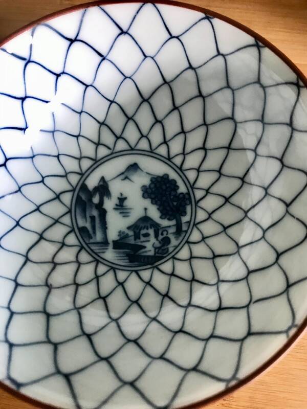 6 white and blue japanese porcelain bowls with mountain decoration