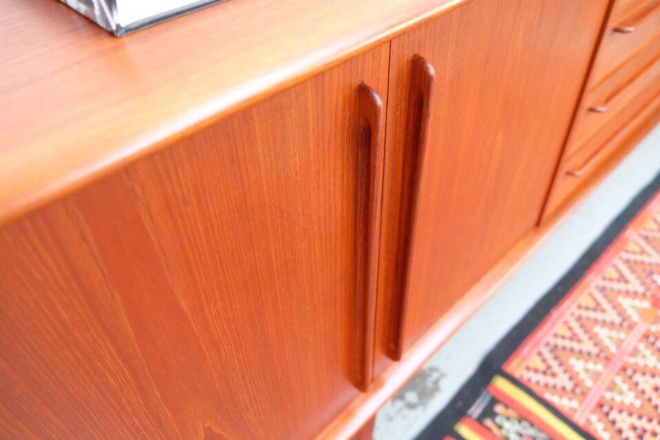 Teak sideboard in 60s/70s style, retro Danish vintage.