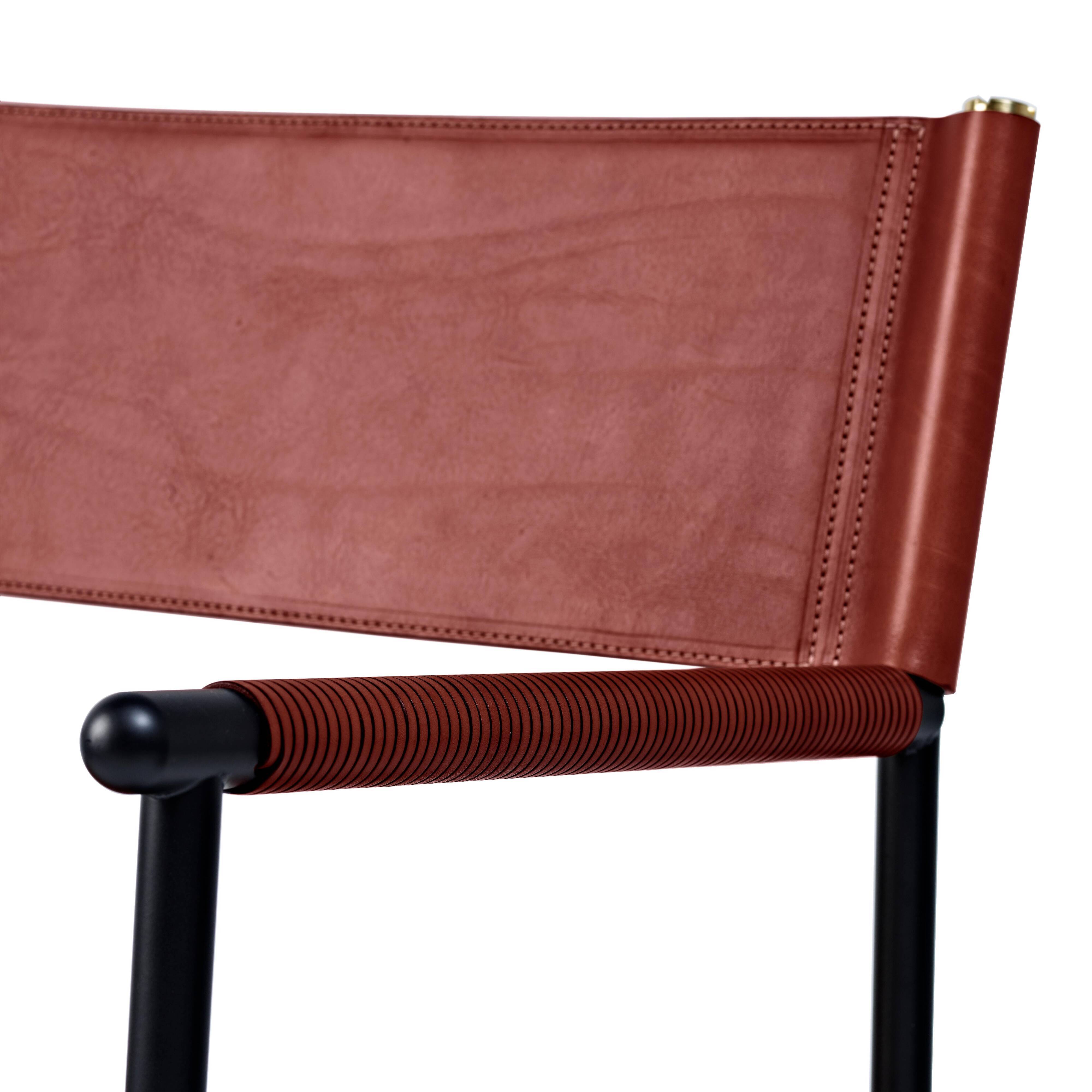 Jeu de 3 tabourets de bar contemporains avec dossier en cuir cognac et caoutchouc noir métal