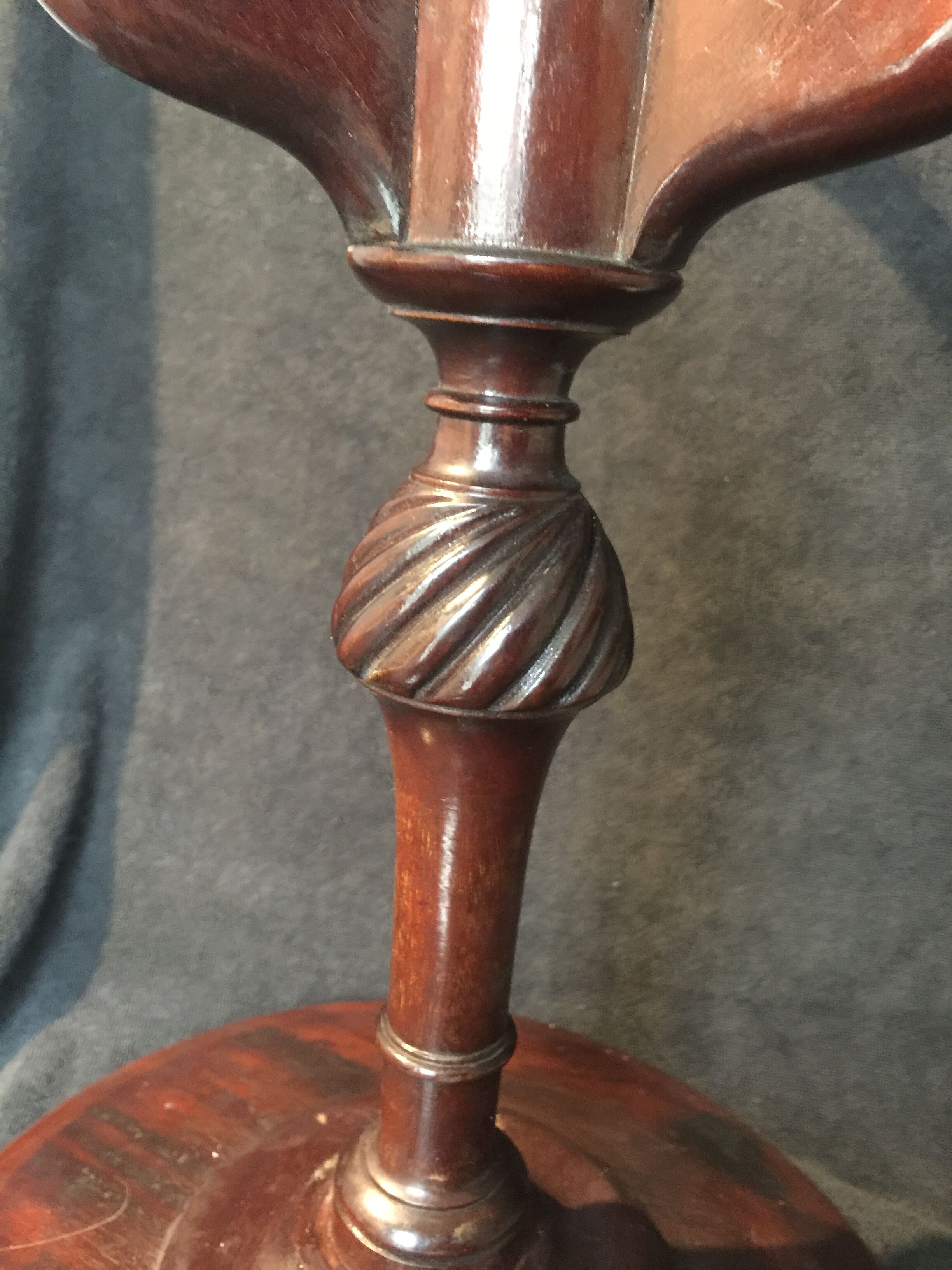 Small 19th-century English mahogany tripod pedestal