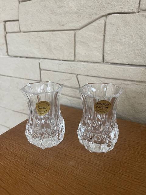 Pair of small Arques crystal vases