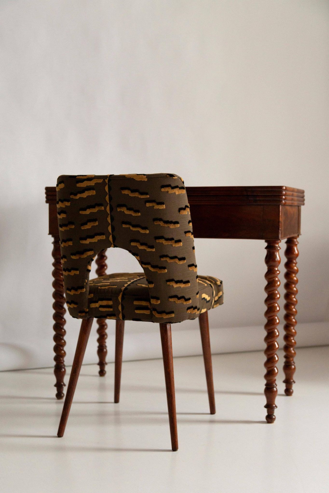 Shell chair type 1020 in jacquard velvet with tiger pattern, Europe, 1960s