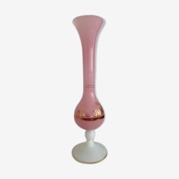 Vase soliflore en opaline rose