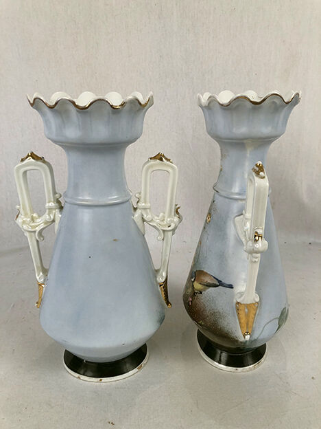 Pair of paris porcelain vases with bird decorations