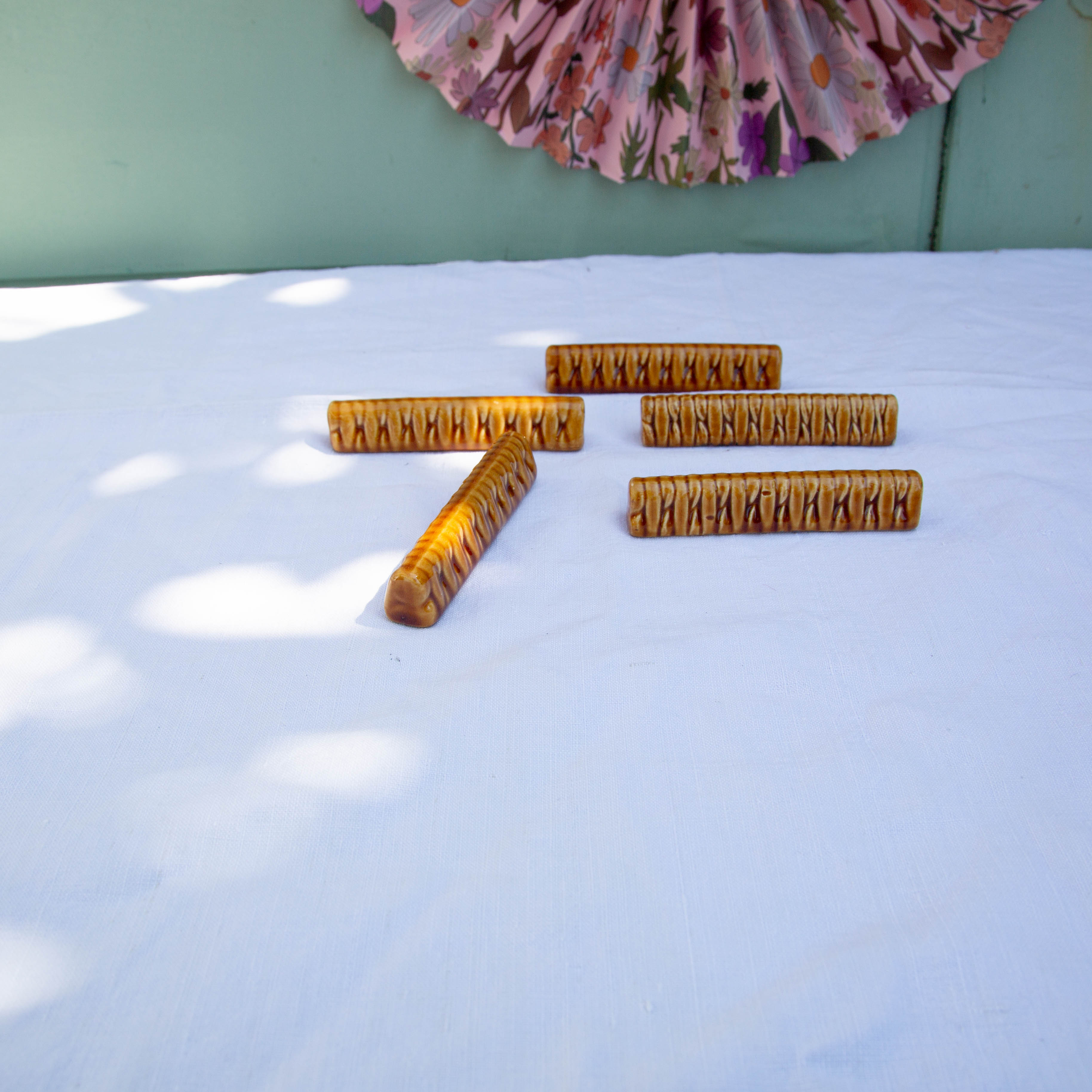 5 doors art deco mustard knives