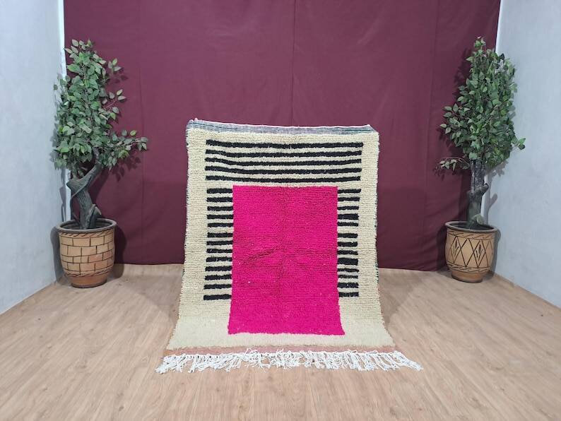 Traditional hand-woven Beni Ouraine rug, size 150 x 250 cm