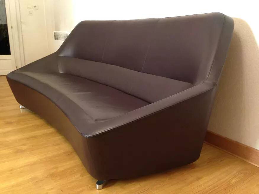 Cinna leather sofa designed by François Bauchet