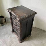 Commode XIXème pin noirci sculpté