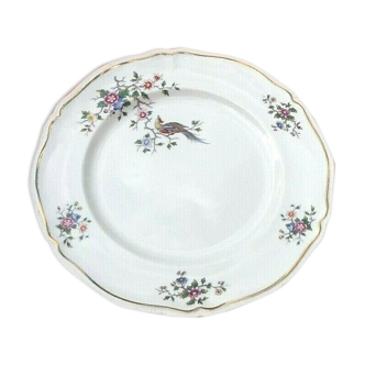 Round dish on board dilronné Chantilly France Floral decoration and polychrome crane called "Kakiemon"