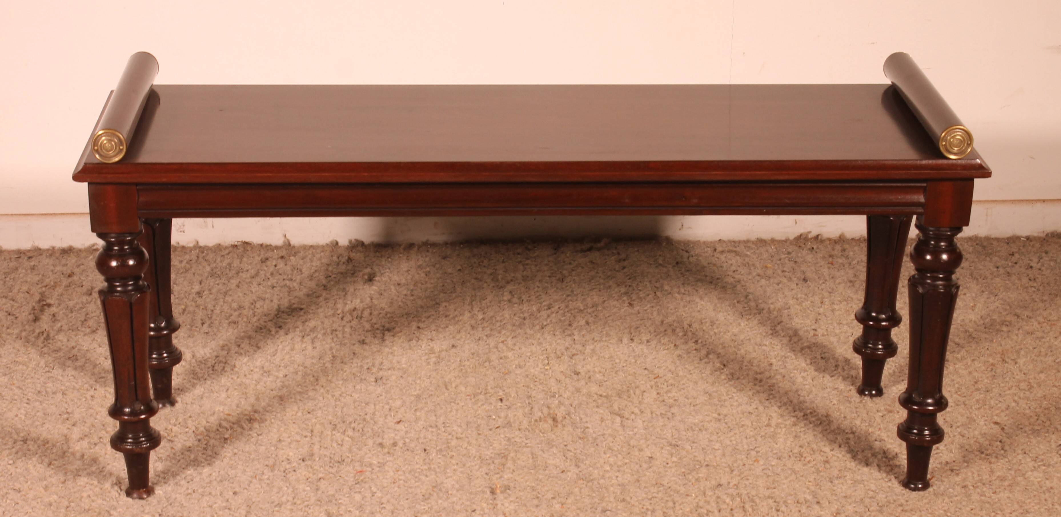 Regency period mahogany hall bench from the early 19th century.
