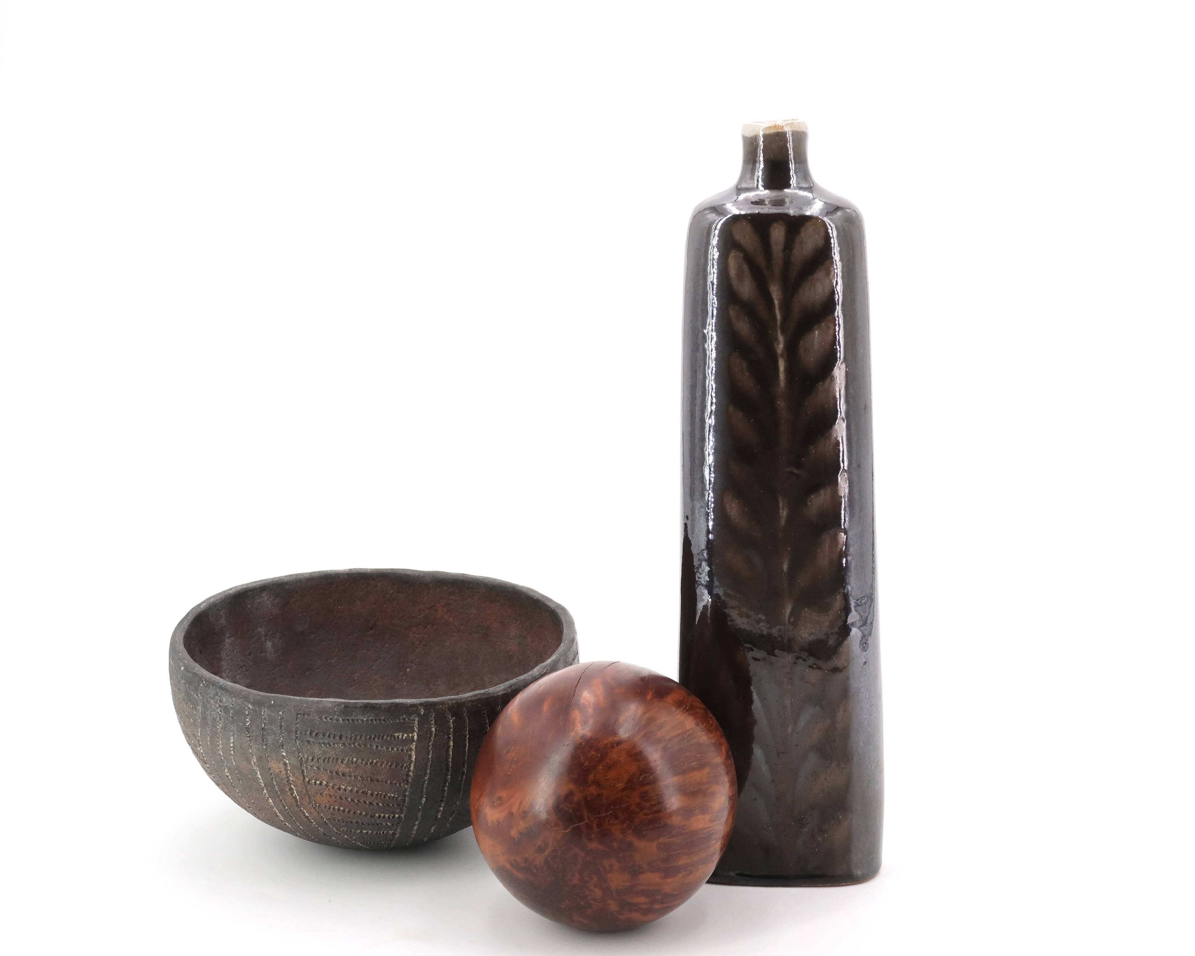 Empty tumbler pocket in ceramic by Brigitte Marionneau