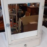 Armoire a pharmacie
