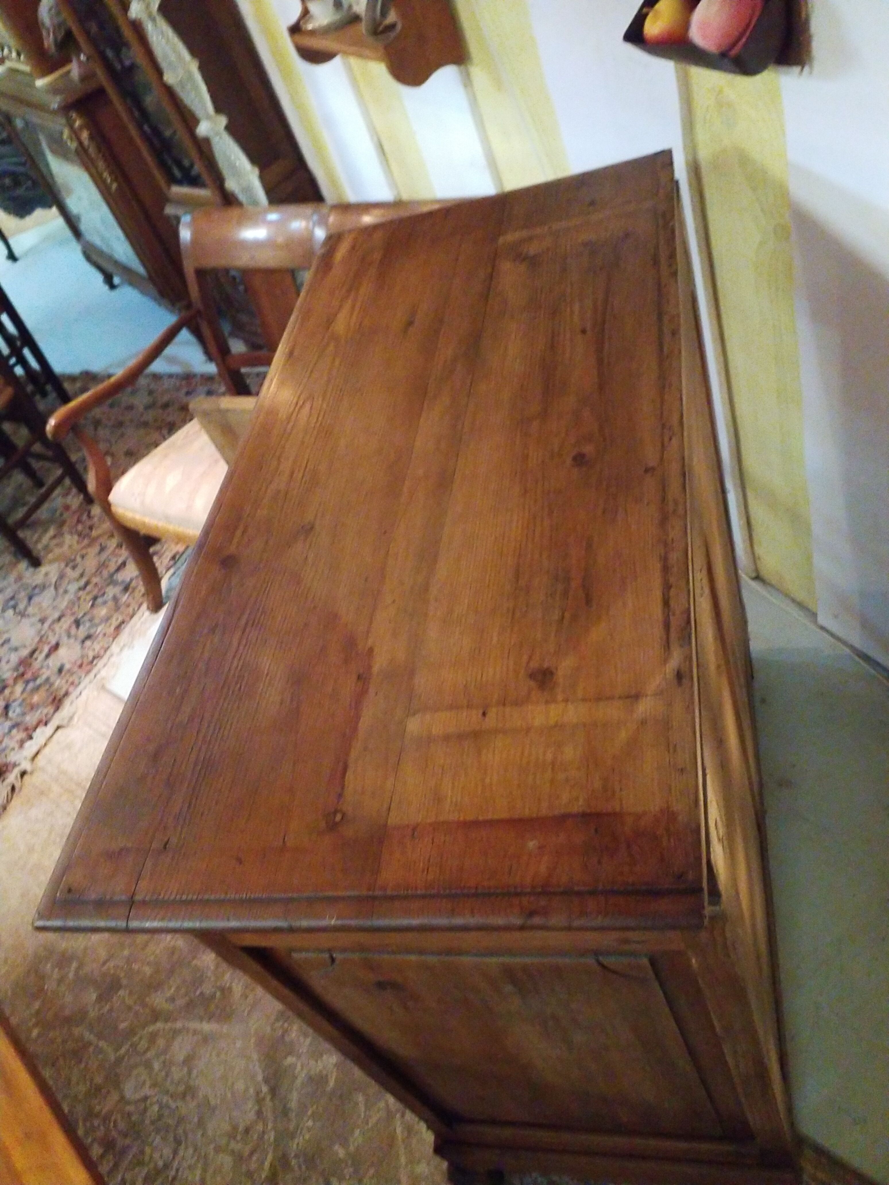 Buffet en sapin