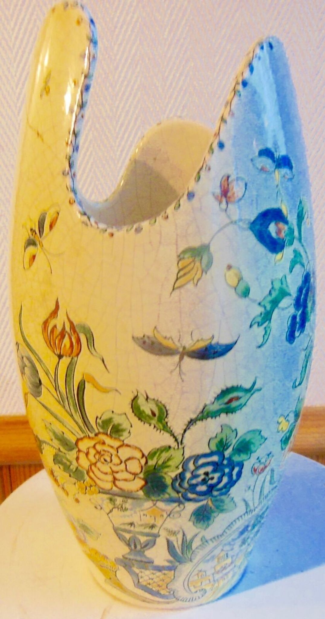 Vase craquelé à décor chinois et floral XlX ème siècle