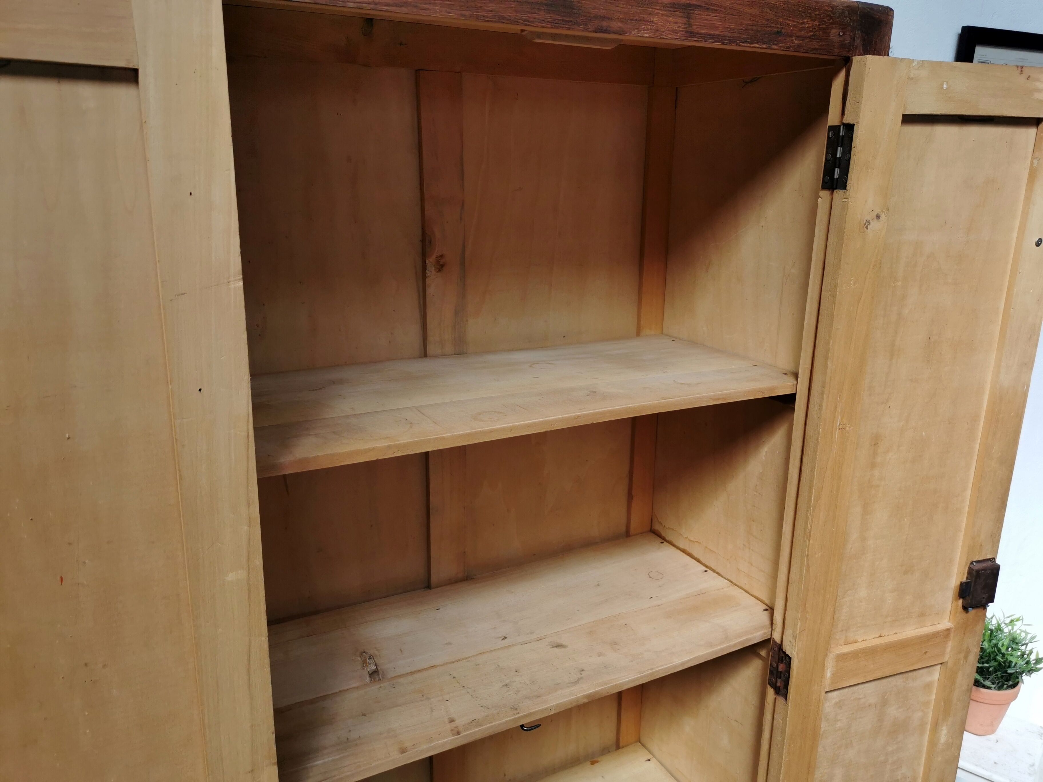 Vintage Parisian coat of arms