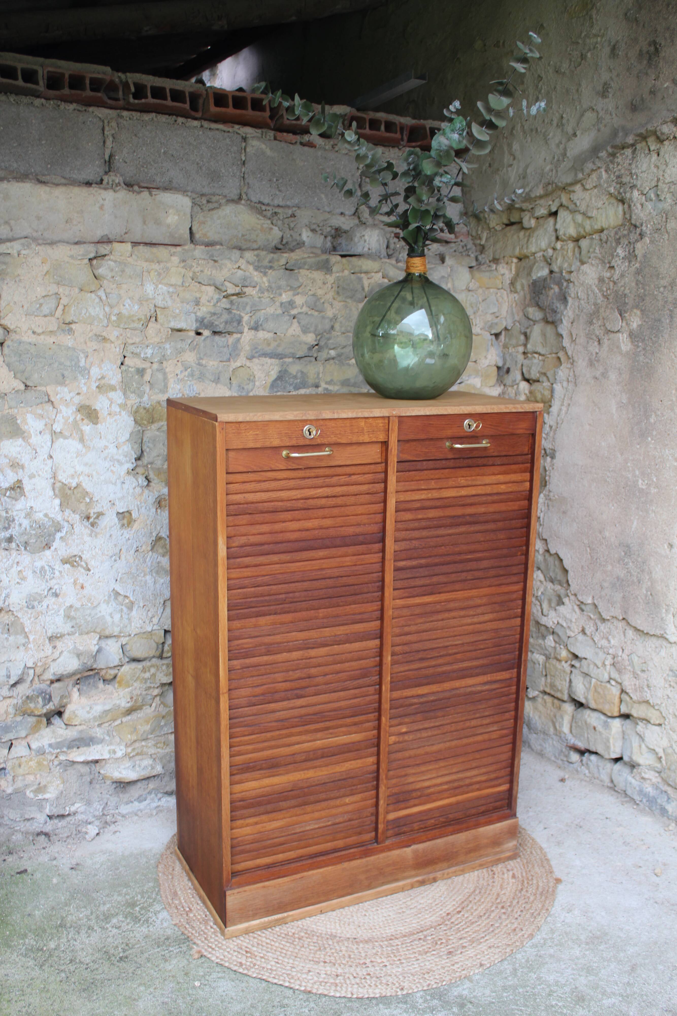 Double curtain file cabinet