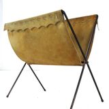 Nubuck magazine rack