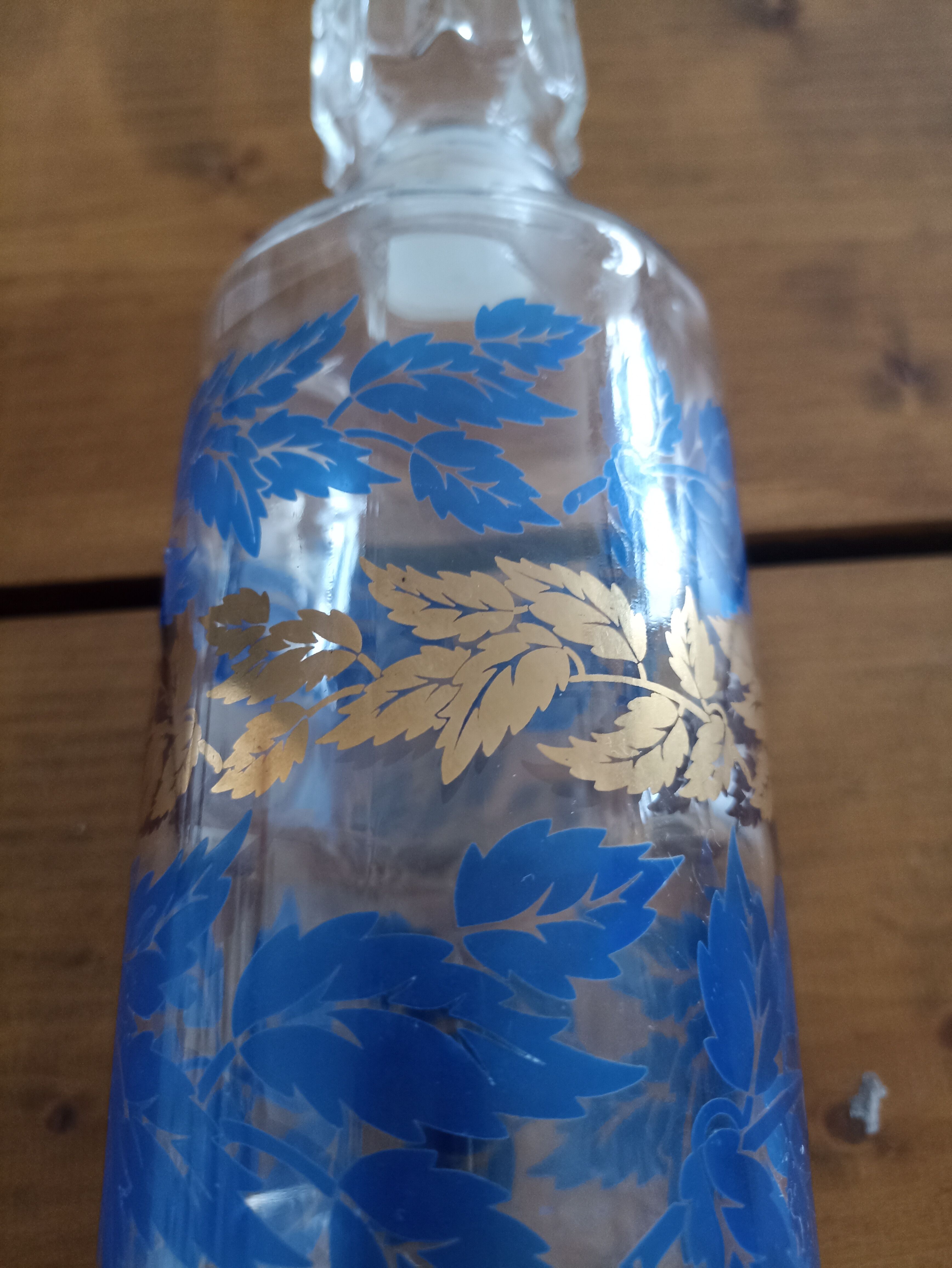 Molded glass  decor leaf with vintage cap