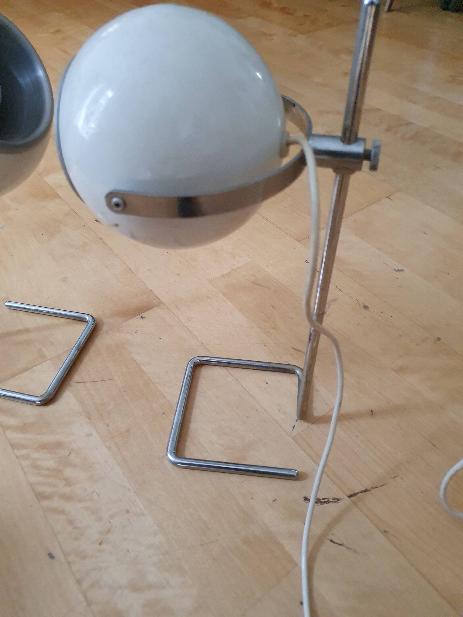 Paire de lampes eye ball vintage