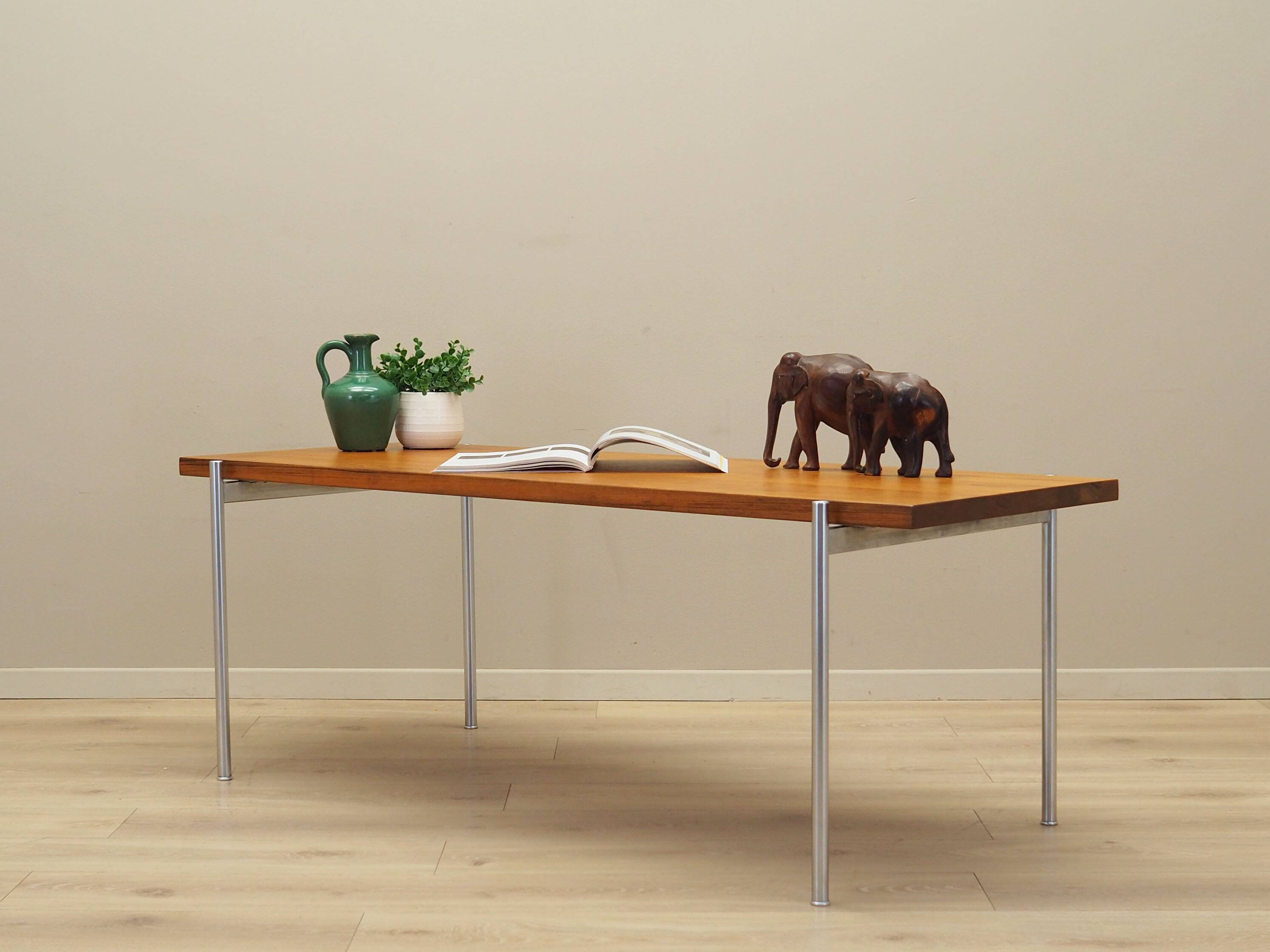 Table basse en teck, design danois, années 1970, fabricant : Fritz Hansen