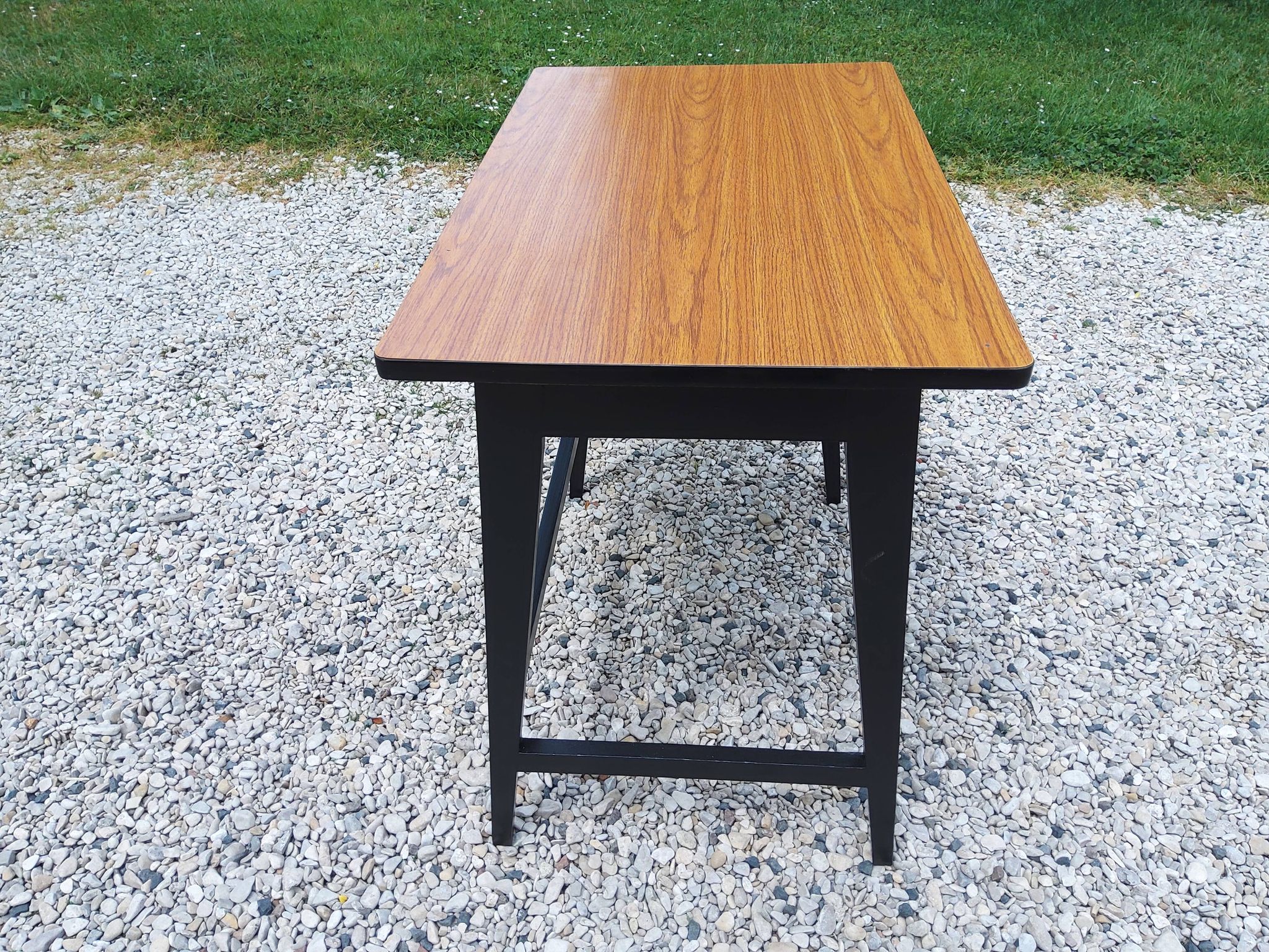 Compass leg desk
