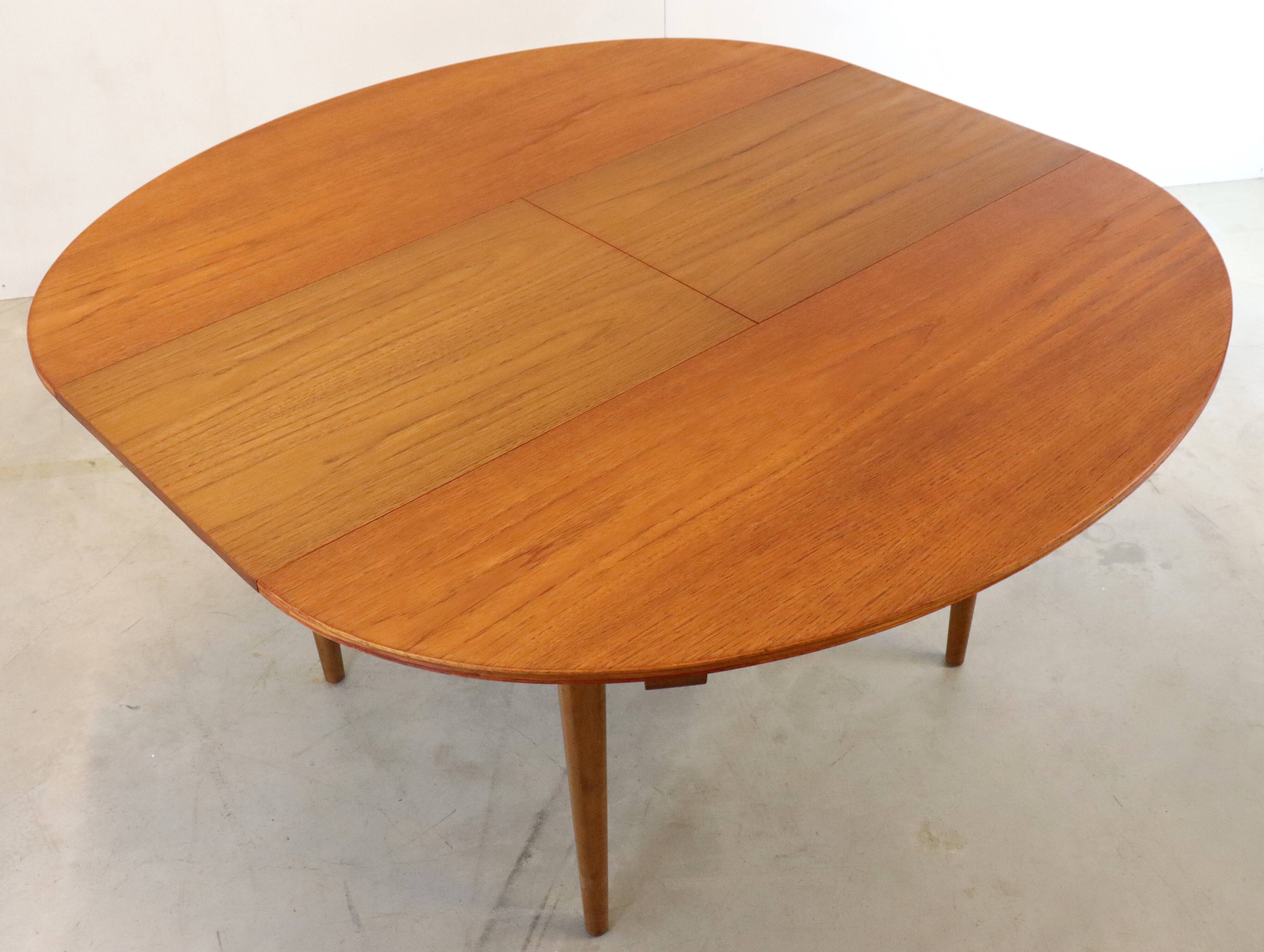 Oval vintage dining table extendable 'Atterton'