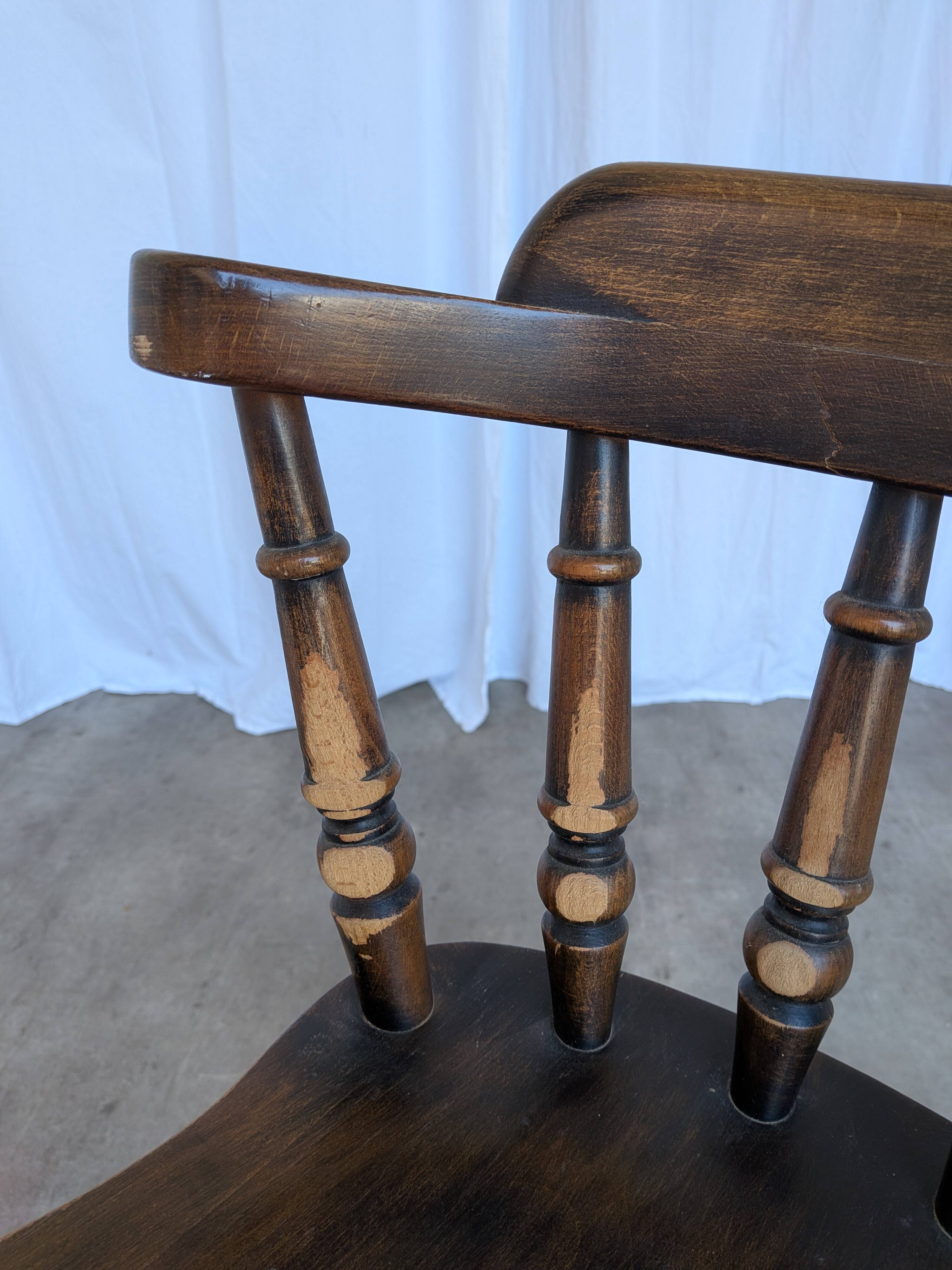 Chaise de bar en bois sculpté vintage : tabouret haut de ferme des années 1970