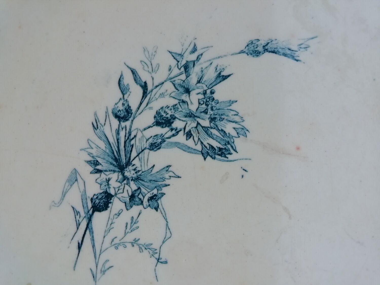 Flat iron earth creil and montereau