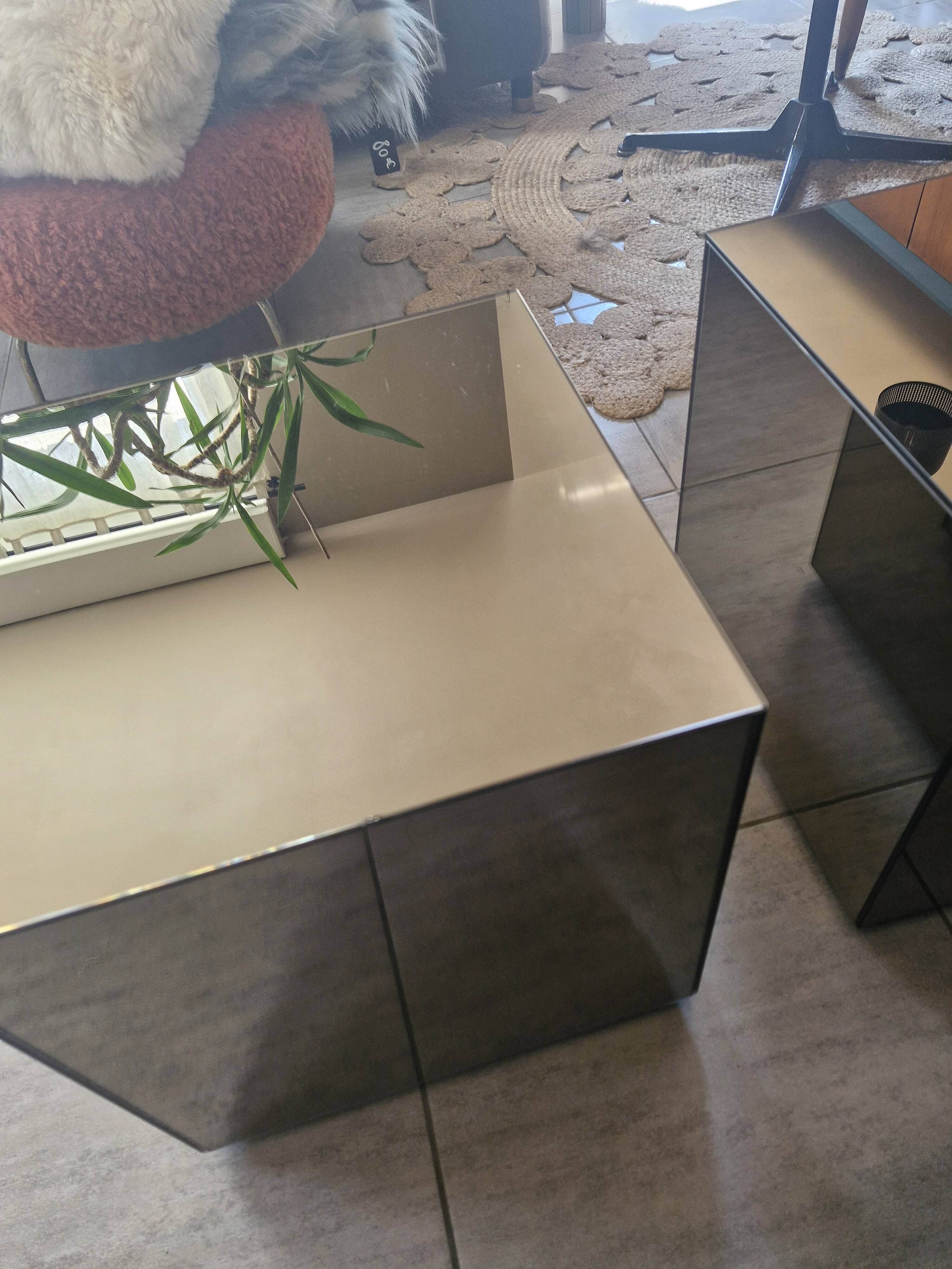 Pair of amber mirror cubes