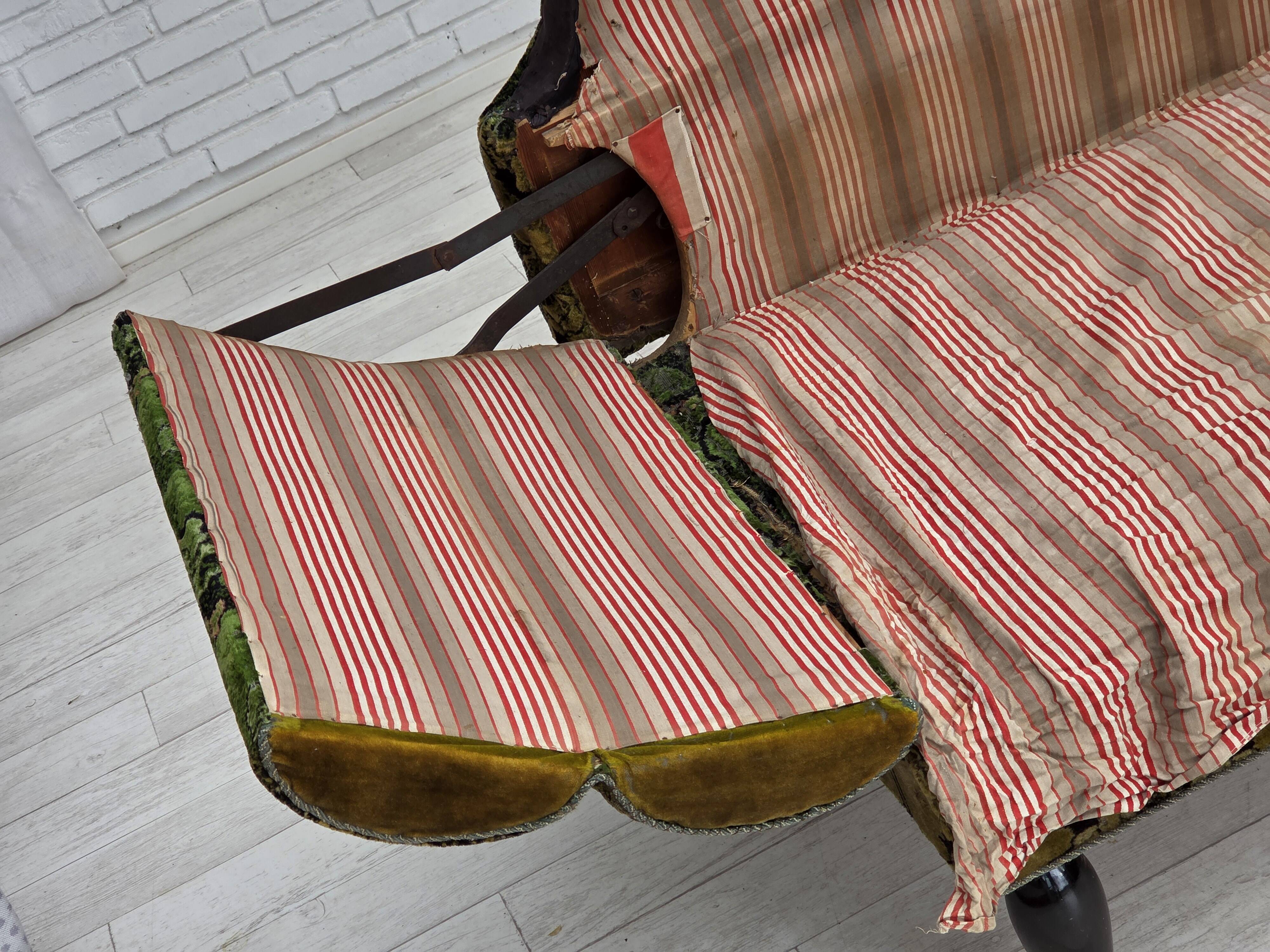 1930s, Danish 2-seater drop arm daybed/sofa, green furniture velour.