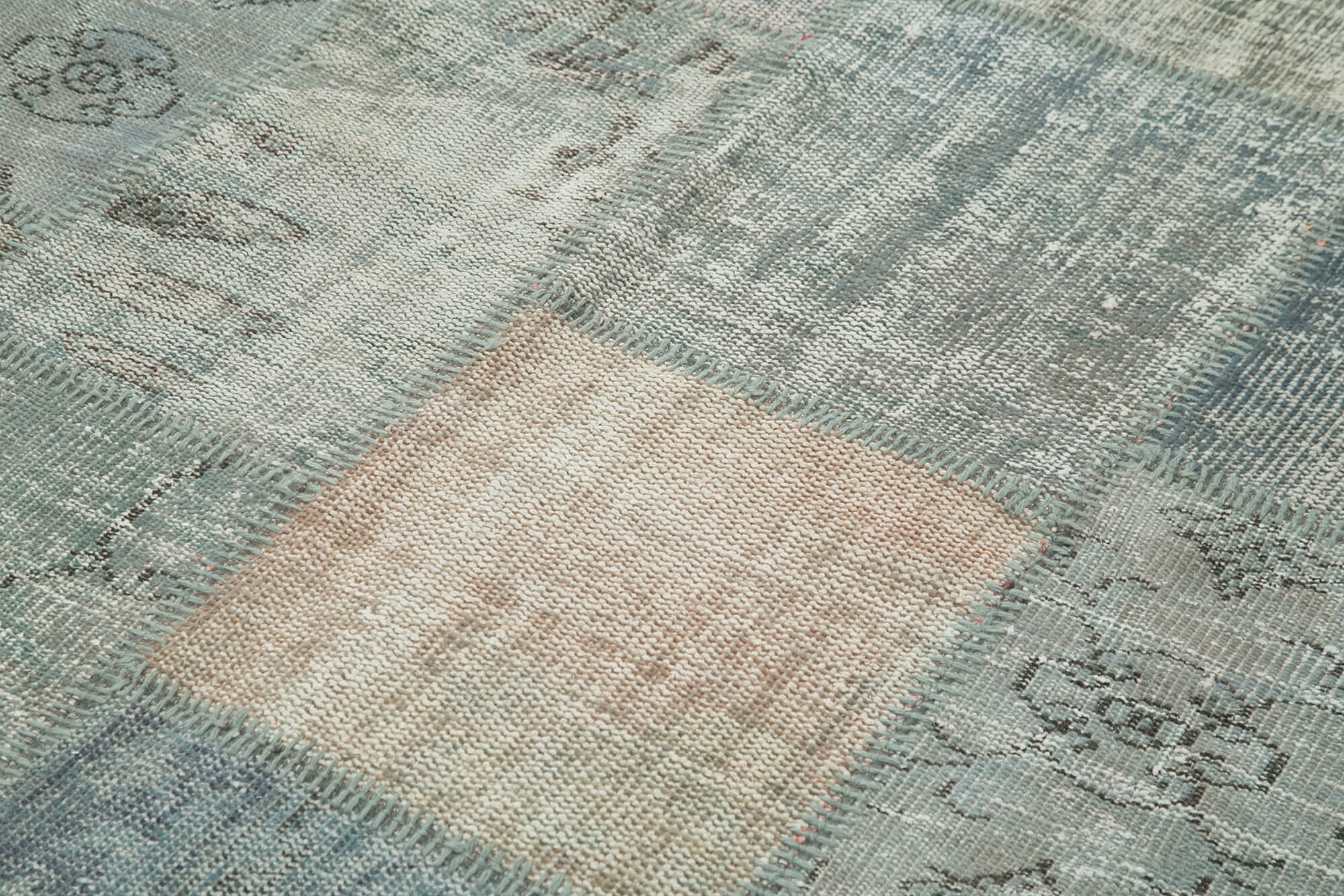 Handwoven oriental overdyed 176 cm x 241 cm grey patchwork carpet