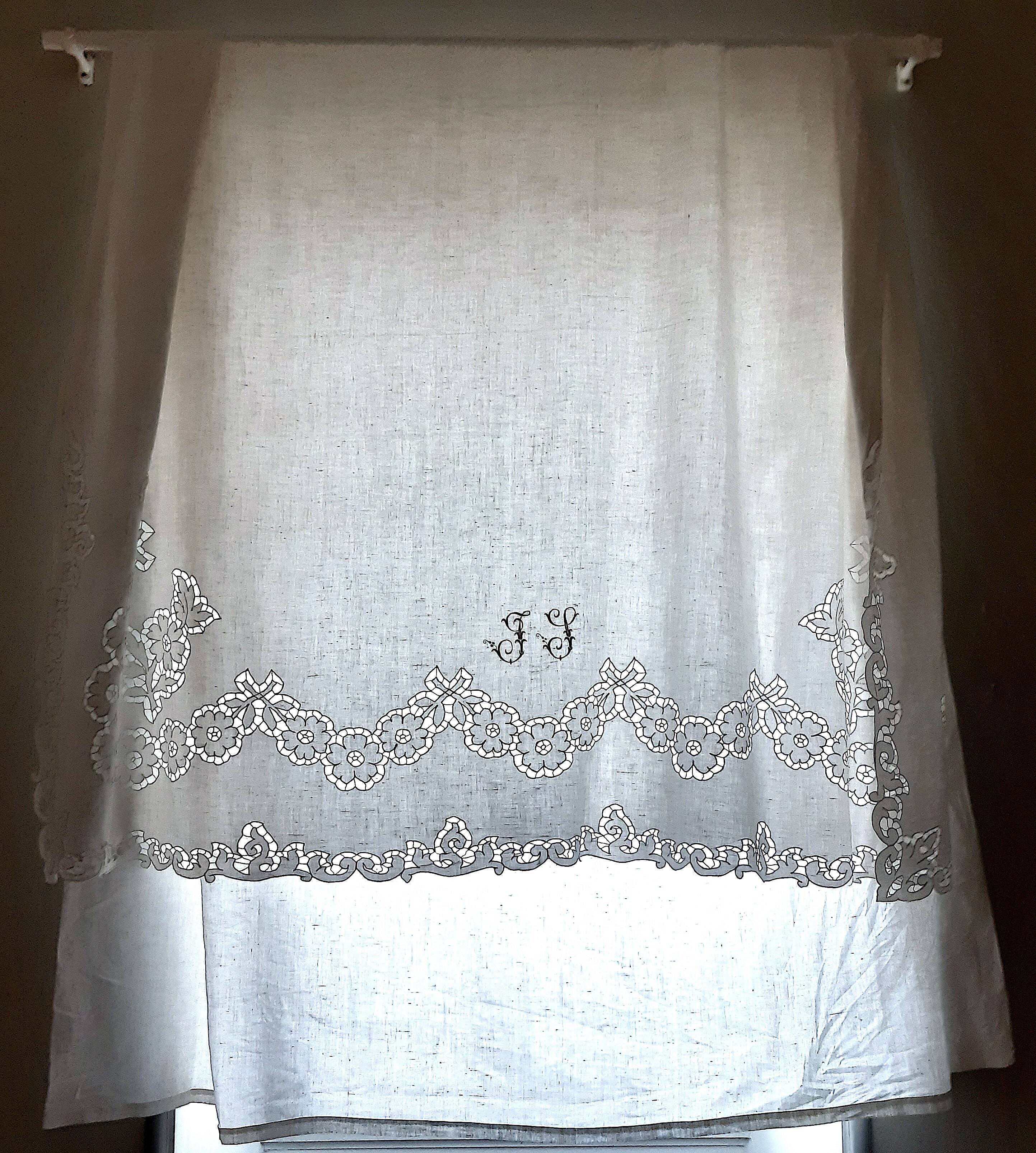 Drap de fil 2 personnes, monogrammé j.s, en broderie richelieu