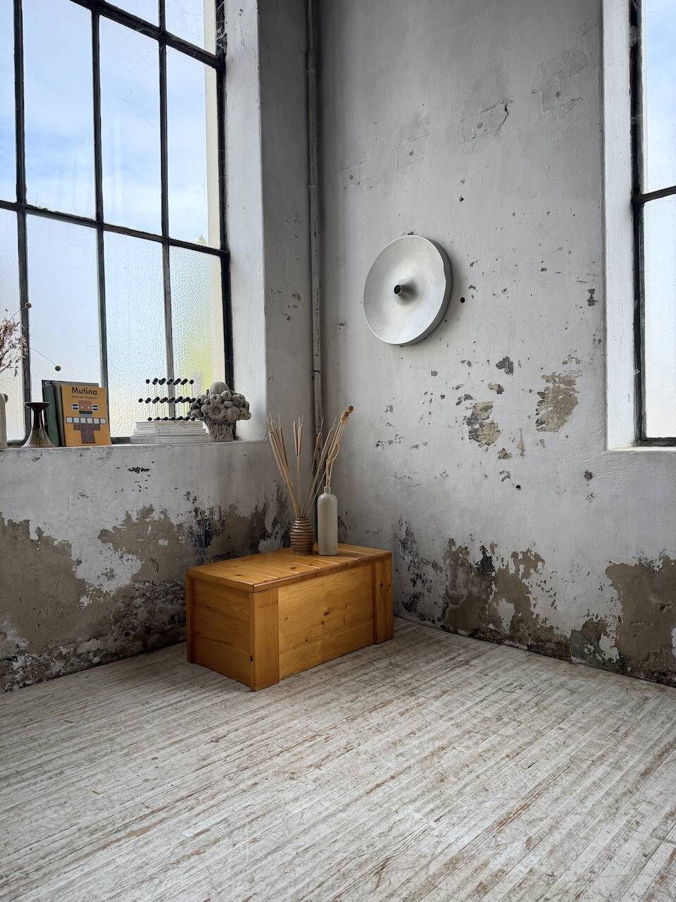 Chest or coffee table Perriand Les Arcs 1800