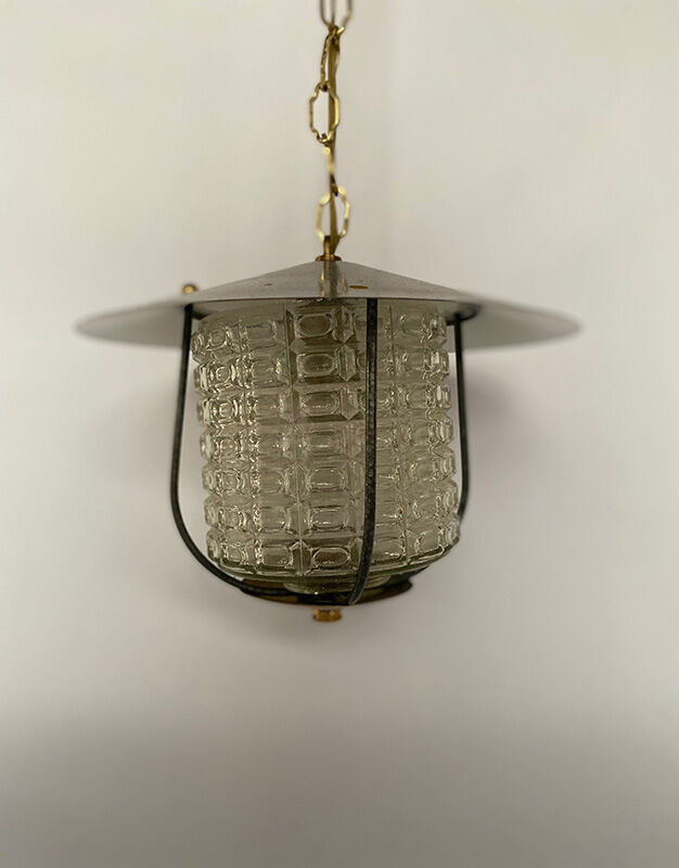 Black metal hanging lamp