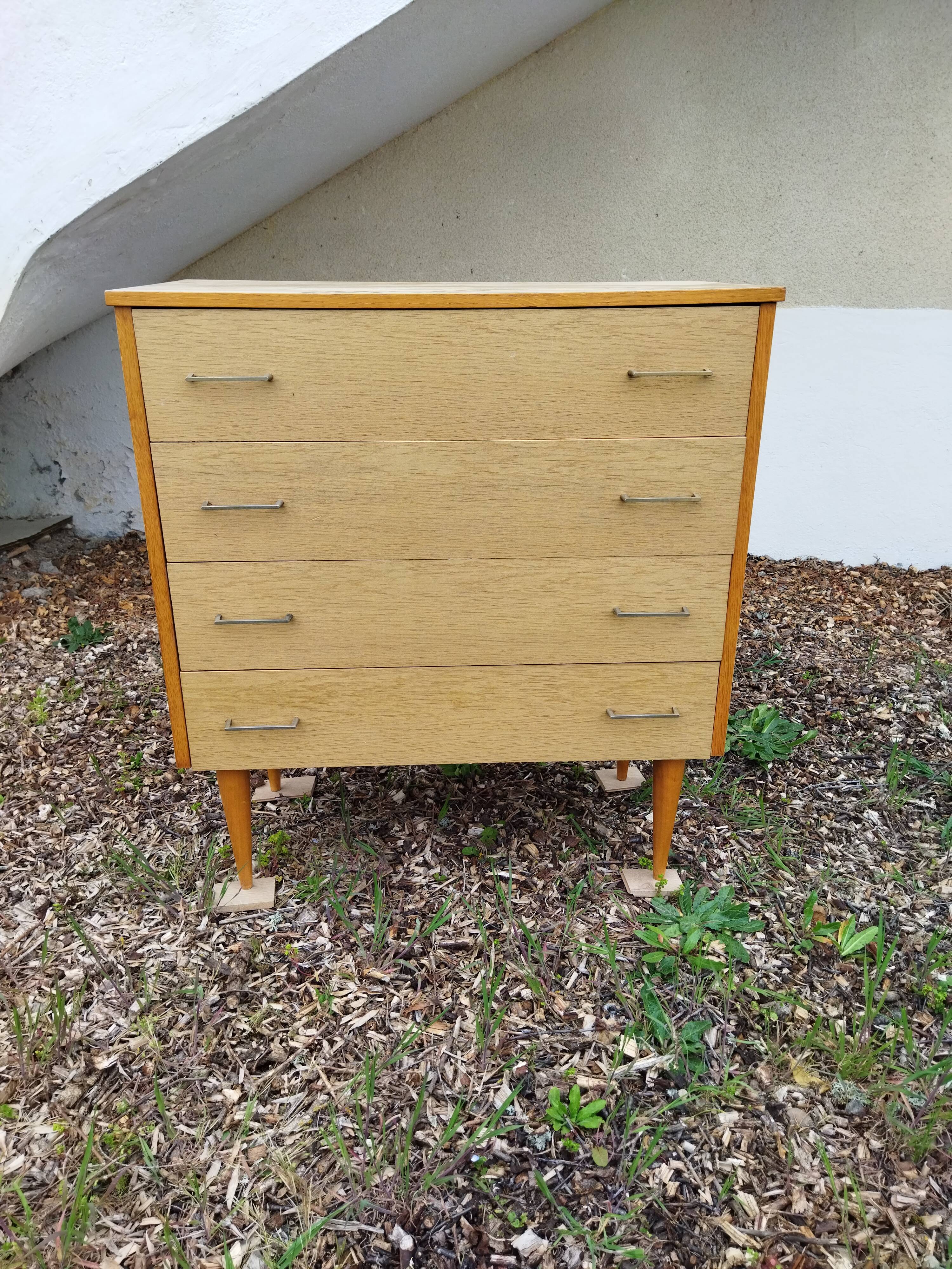 Vintage chest of drawers
